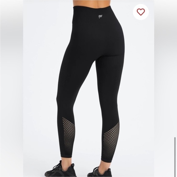 New! Fabletics Sync Seamless High-Waisted 7/8
Legging Black - Picture 2 of 8